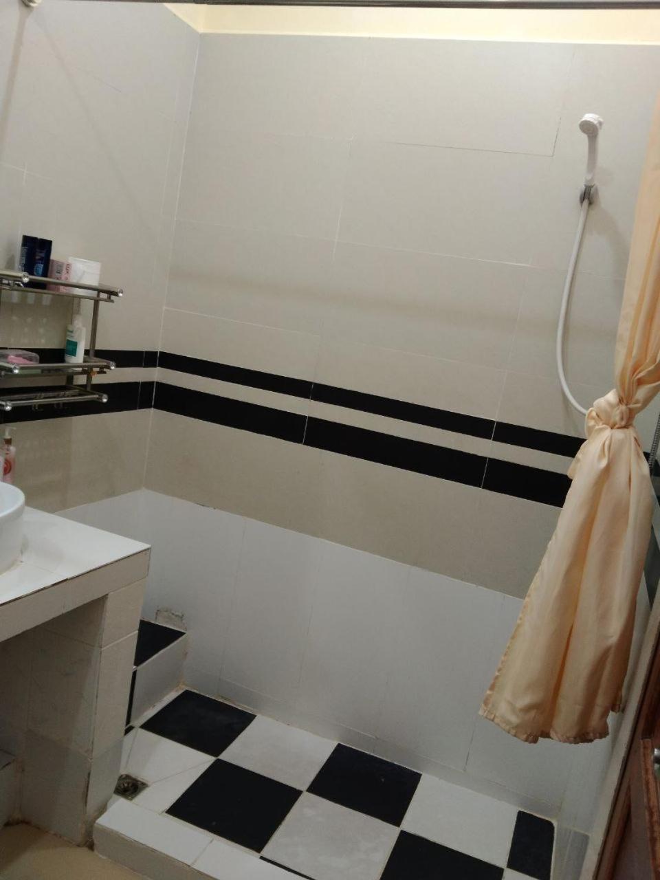Room 12 - Studio In A Villa 5Mn Walk From The Royal Palace With Swimming Pool Phnom Penh Exterior foto